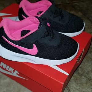 Nike Toddler Tanjun Sneakers